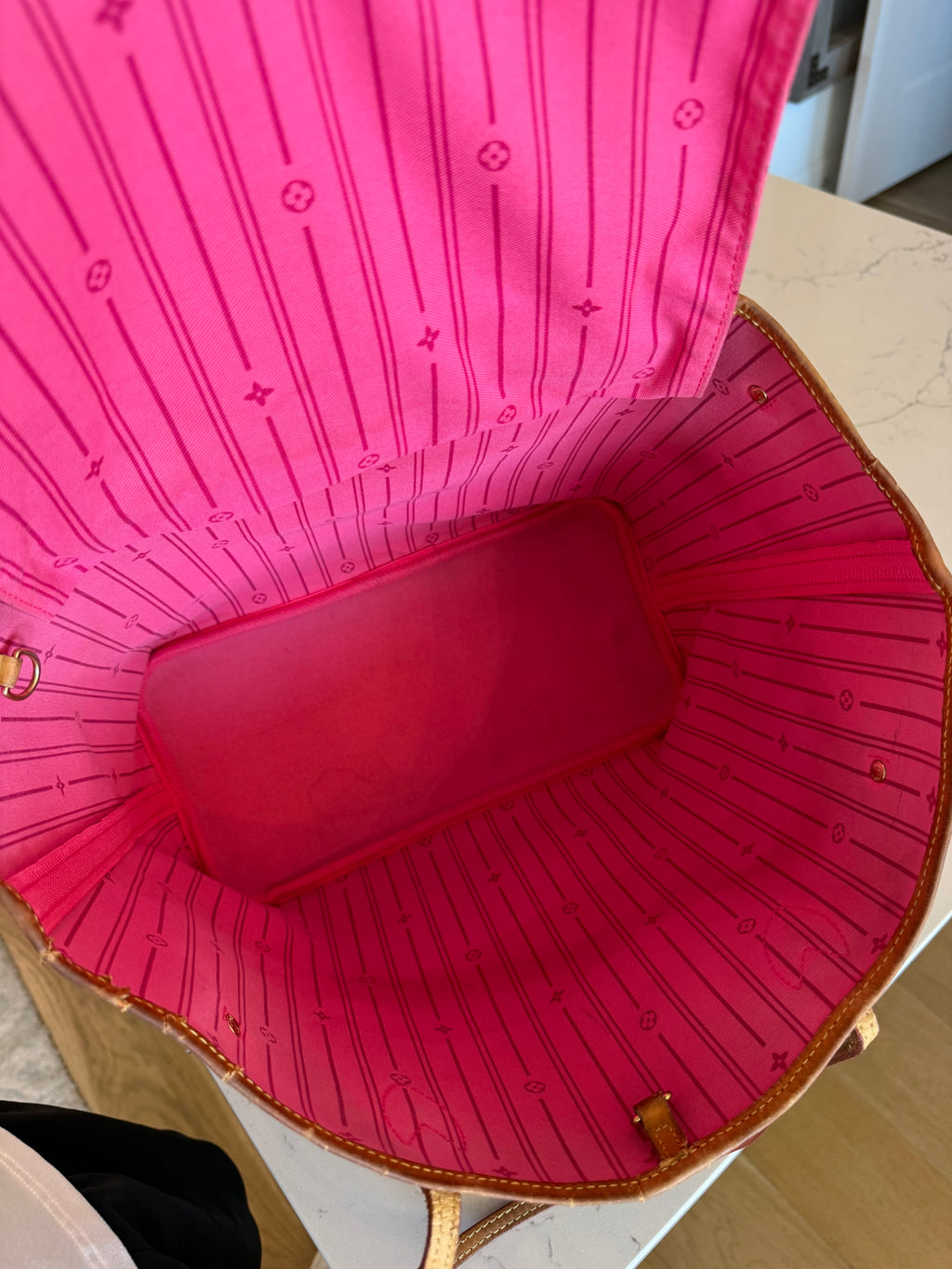 Louis Vuitton Neverfull MM Roses