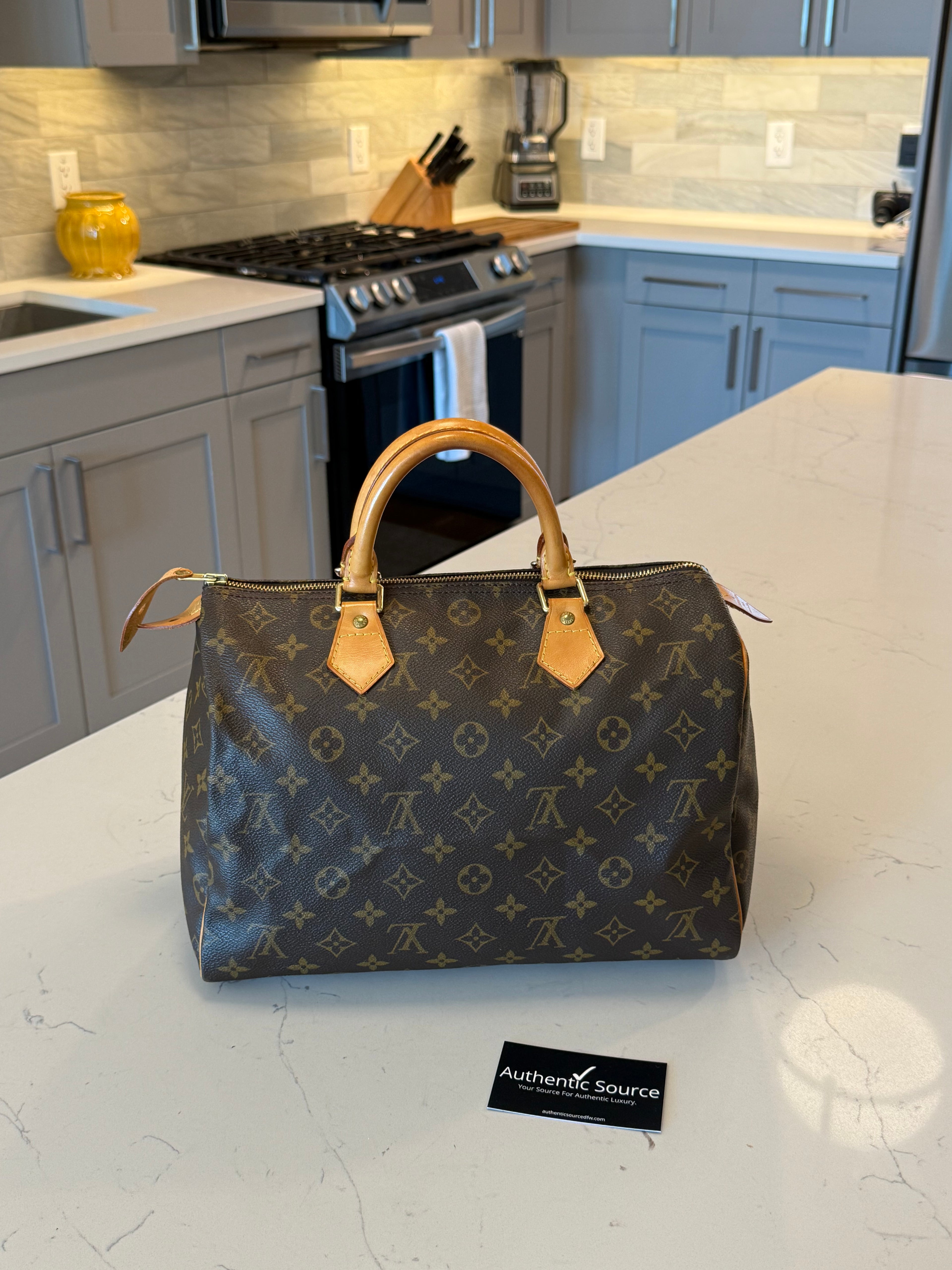 Louis Vuitton Speedy 30