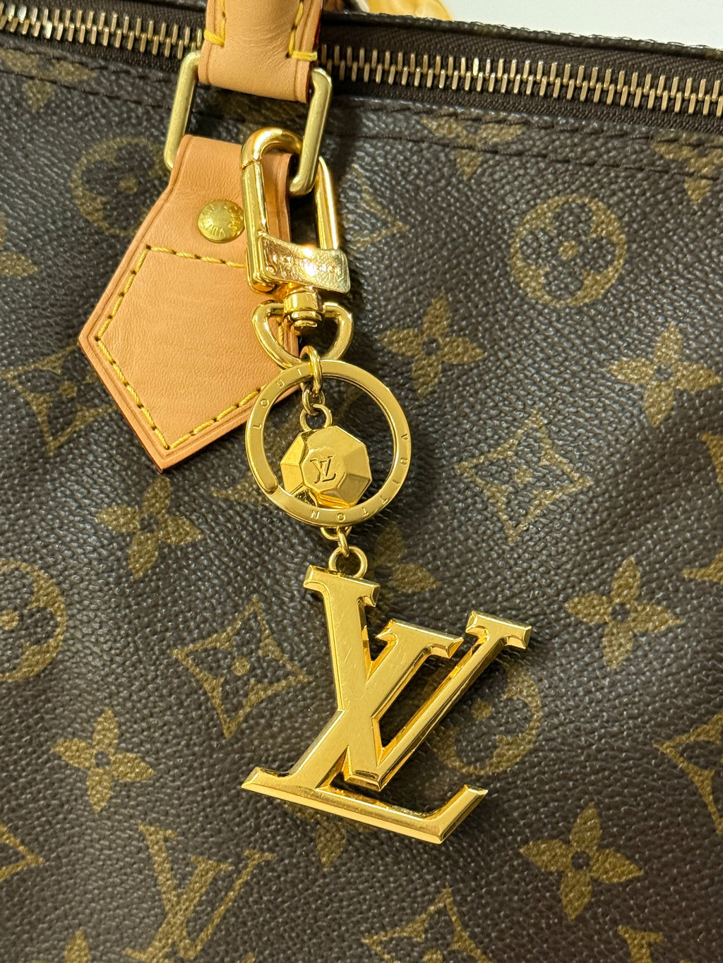 Louis Vuitton Facettes Charm