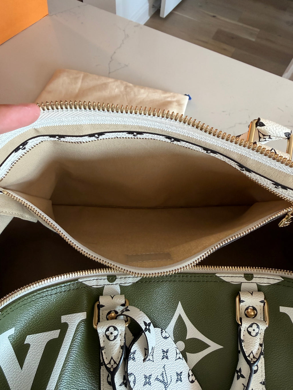 Louis Vuitton Keepall 50 Bandouliere Giant Khaki
