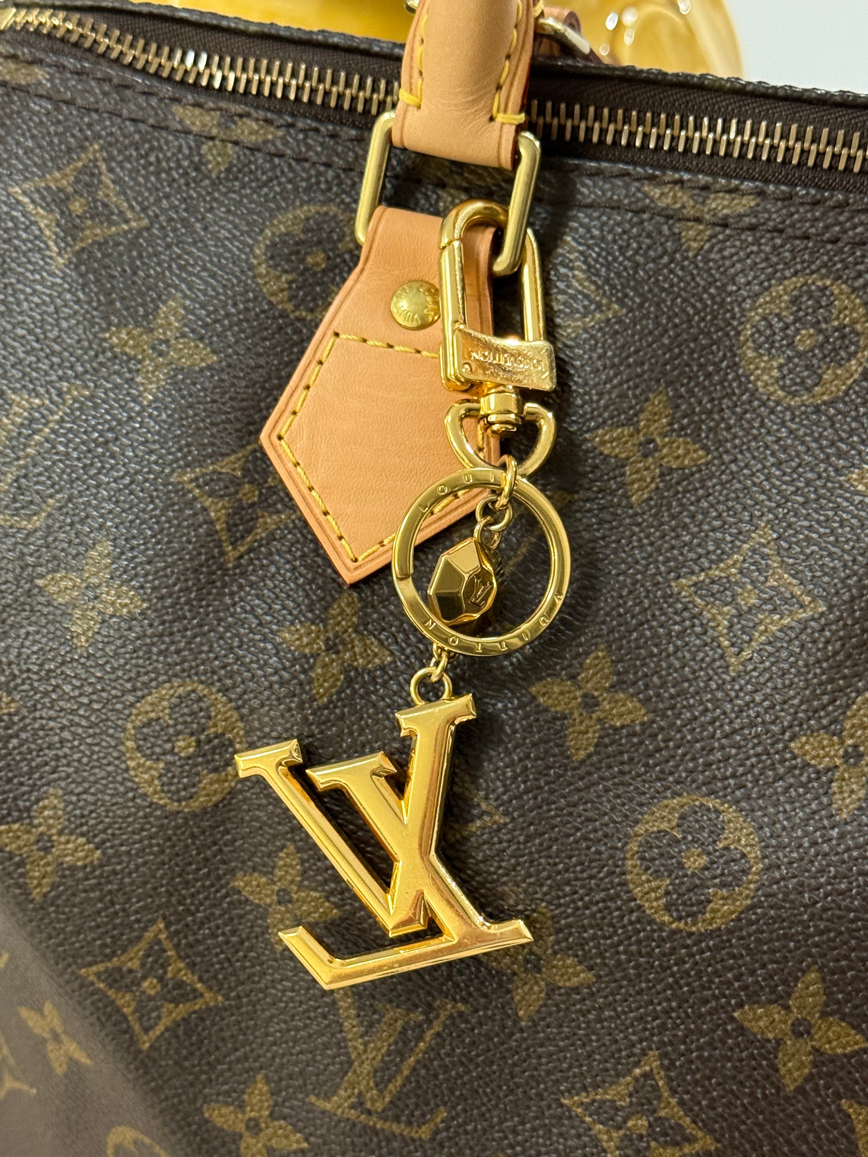 Louis Vuitton Facettes Charm