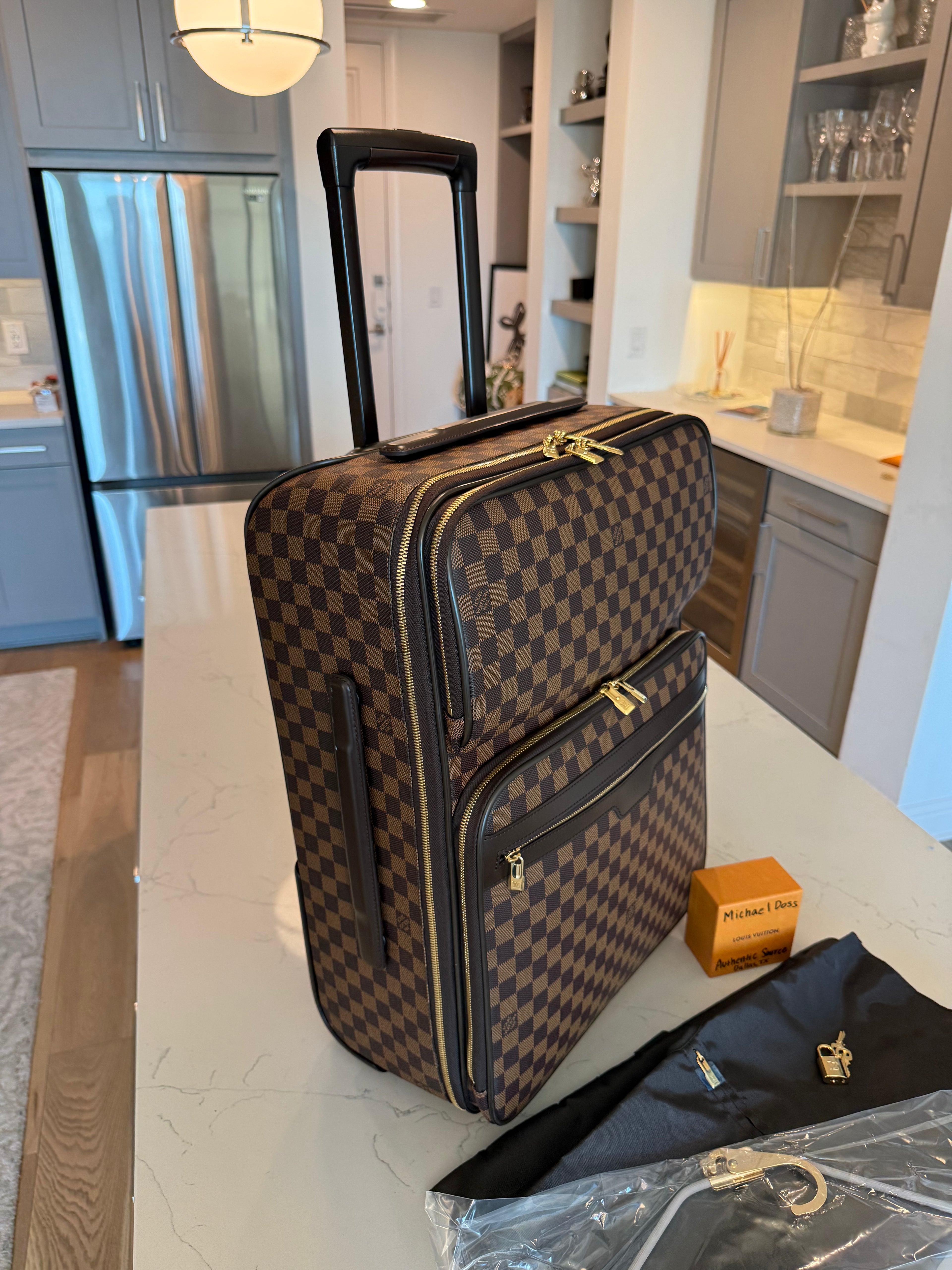 Louis Vuitton Pegase 55 Business Rolling Luggage