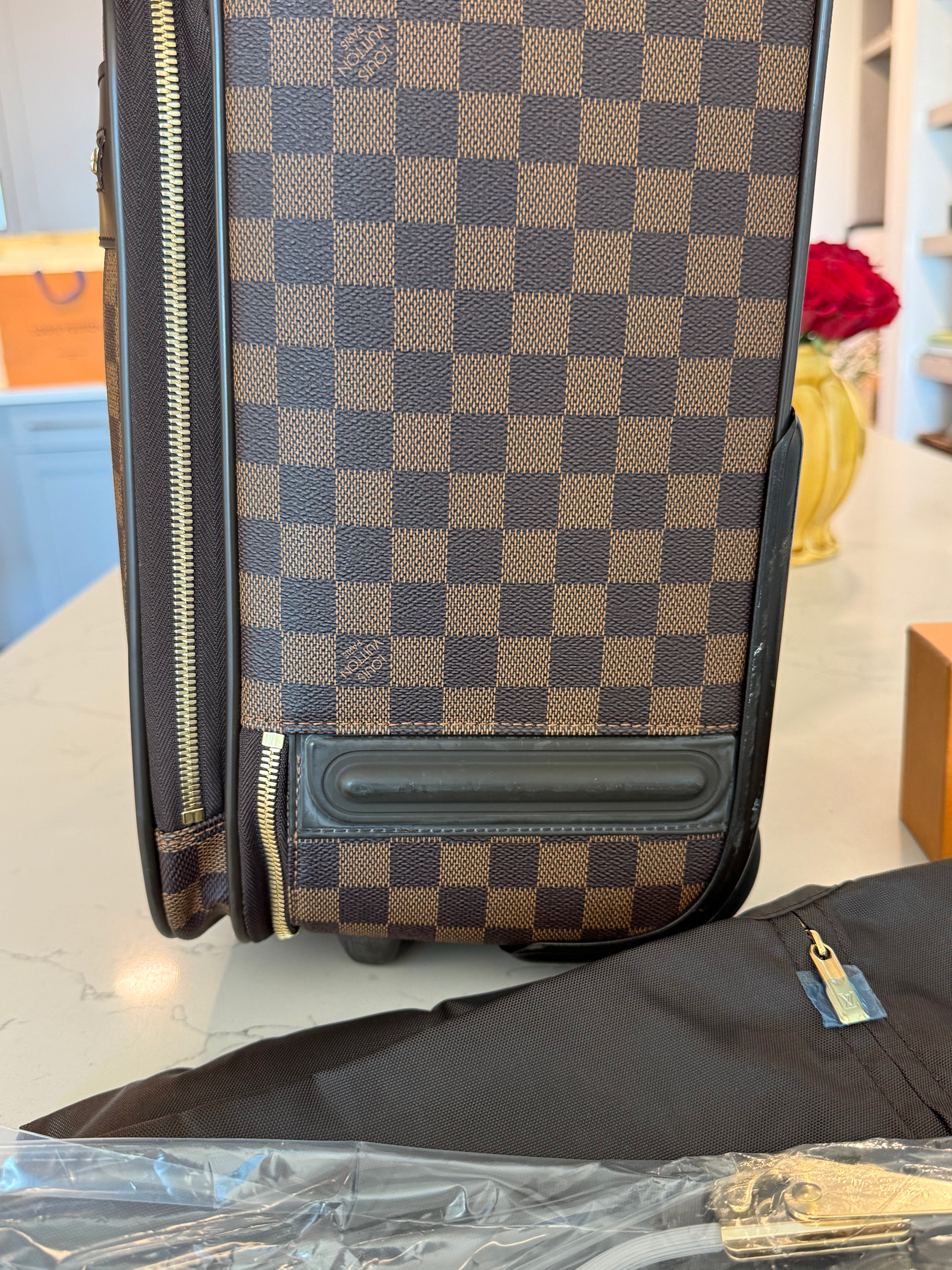 Louis Vuitton Pegase 55 Business Rolling Luggage