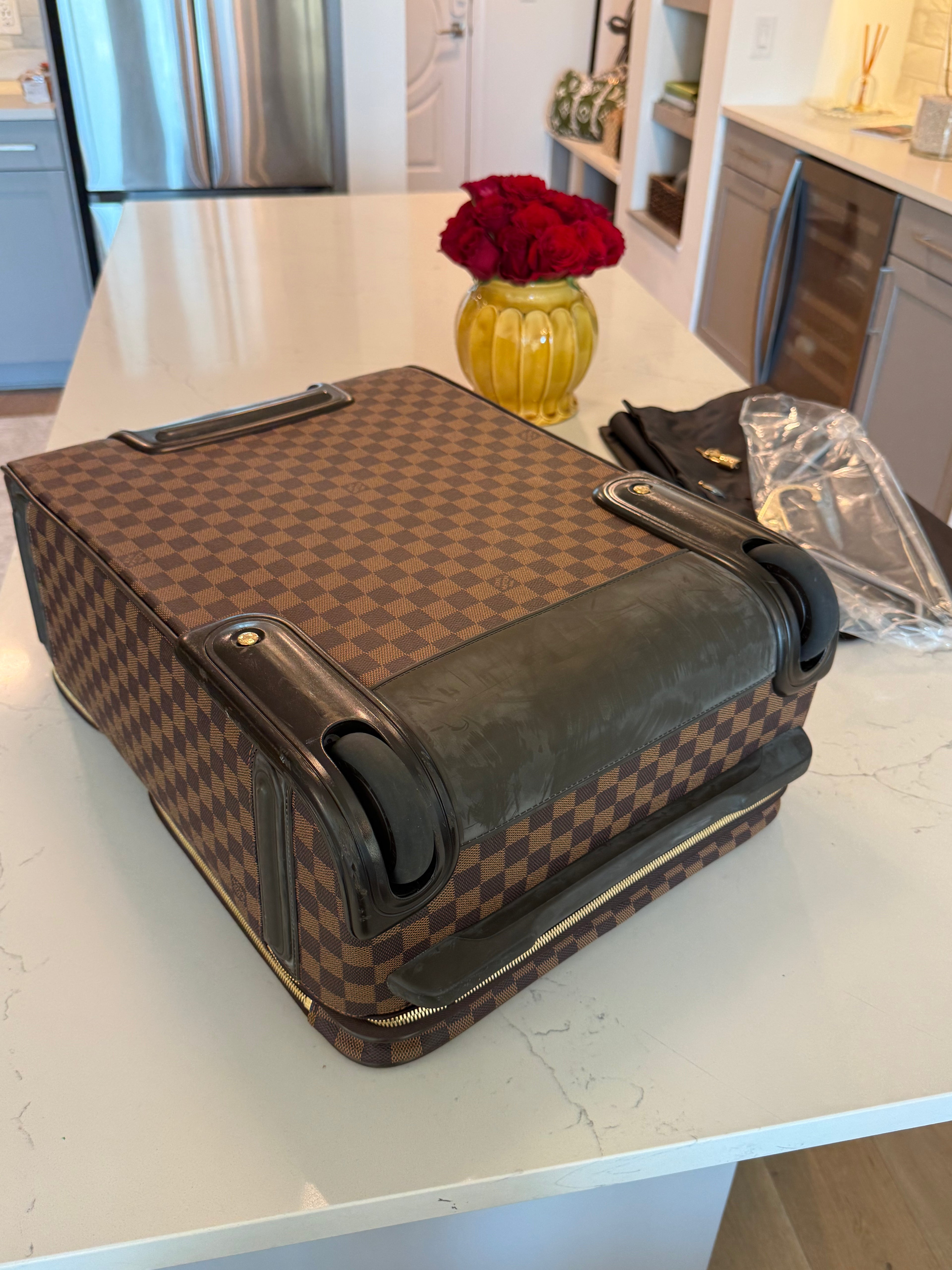 Louis Vuitton Pegase 55 Business Rolling Luggage