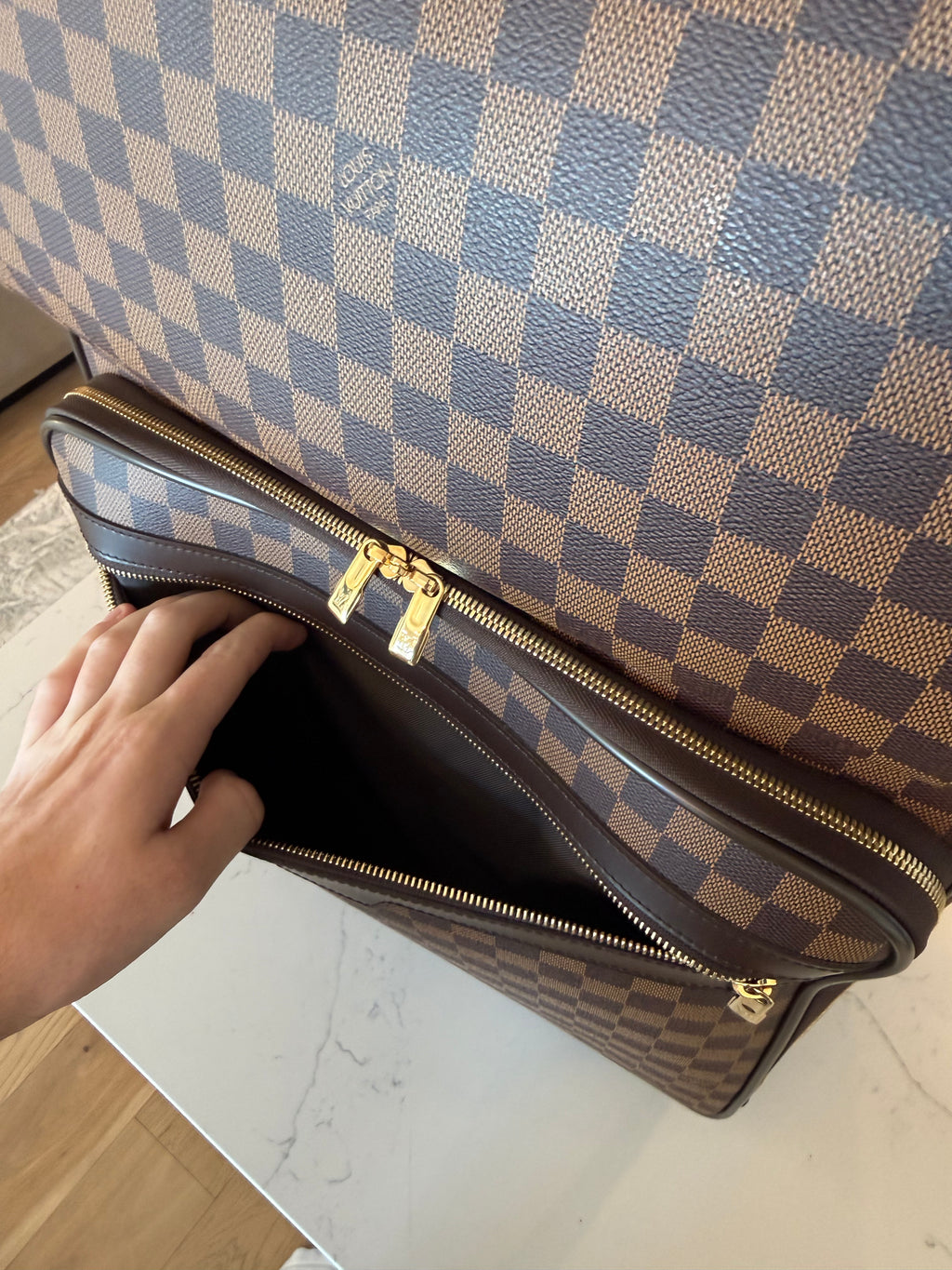 Louis Vuitton Pegase 55 Business Rolling Luggage