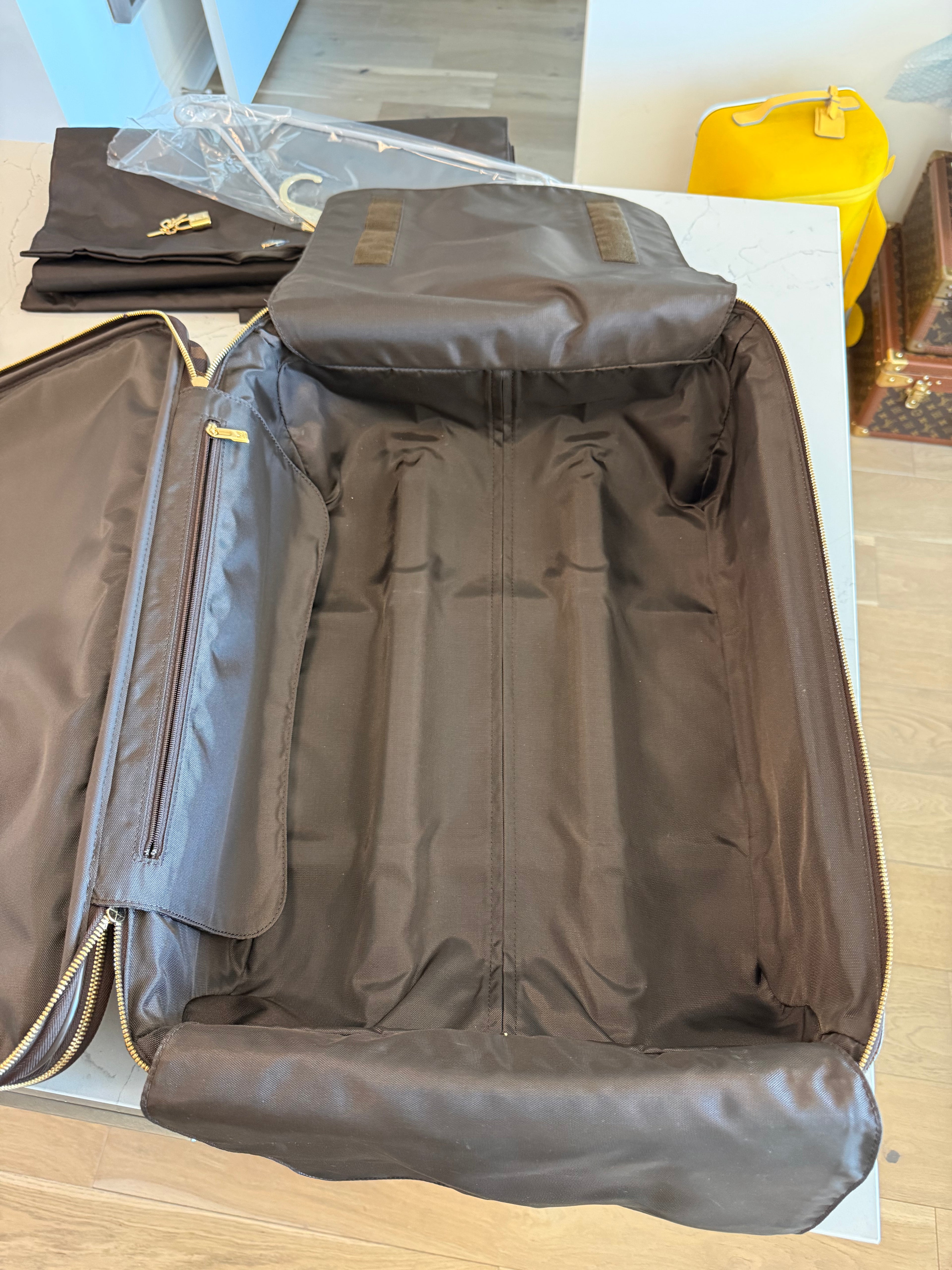 Louis Vuitton Pegase 55 Business Rolling Luggage