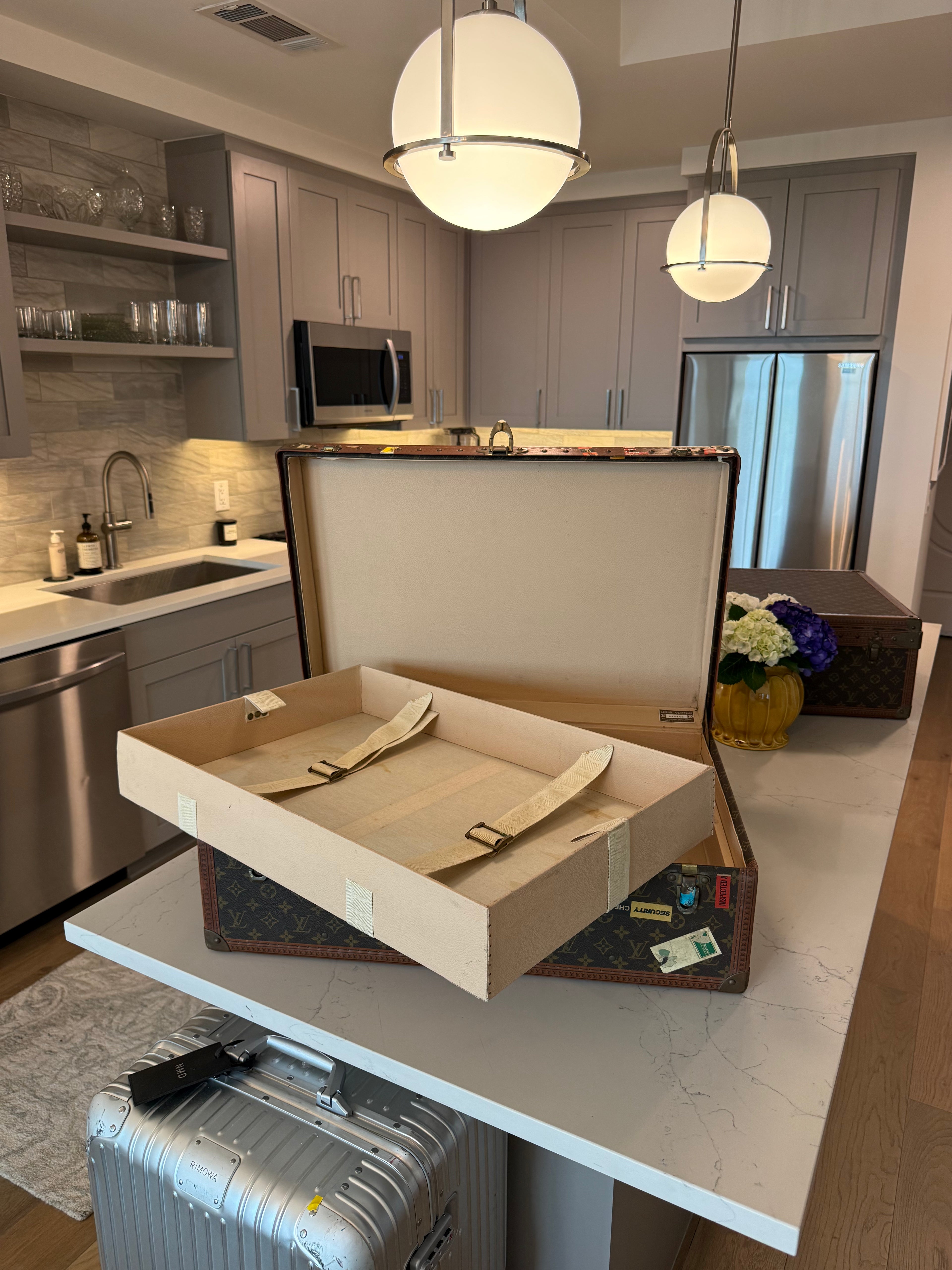 Rare Bisten 65 Vintage Trunk