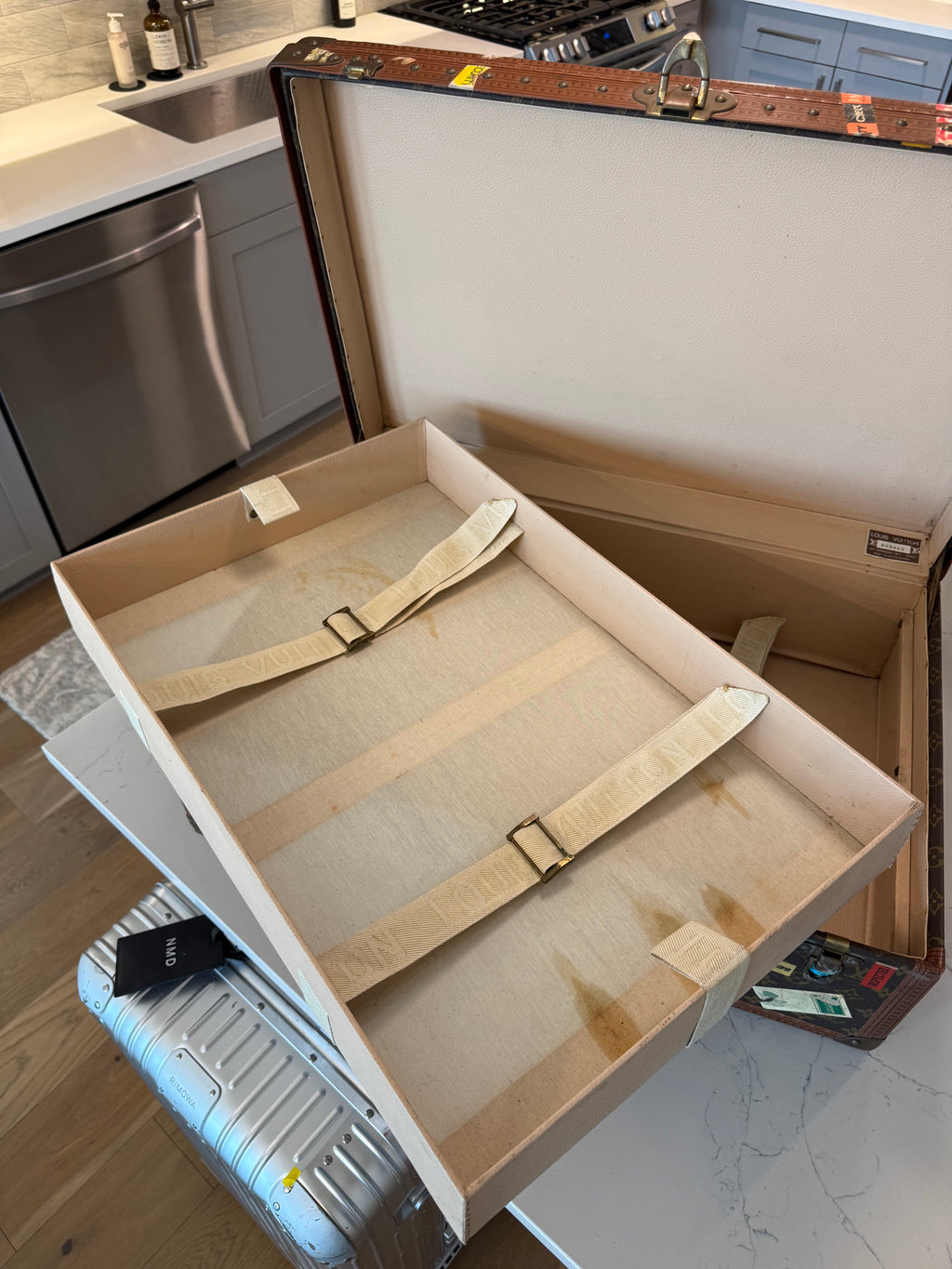 Rare Bisten 65 Vintage Trunk