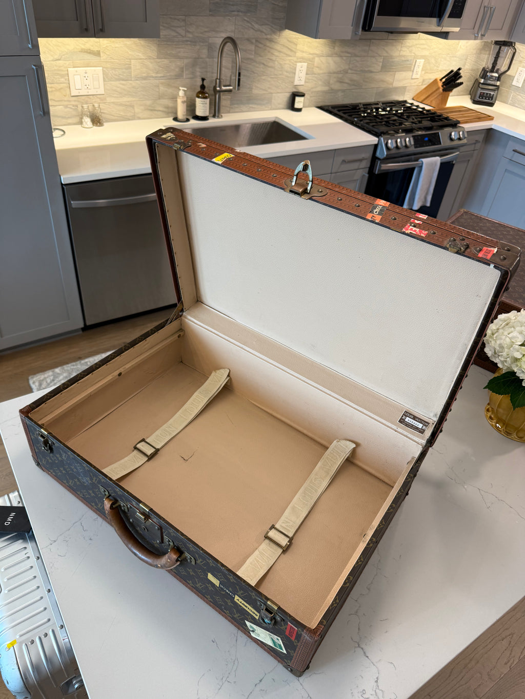Rare Bisten 65 Vintage Trunk