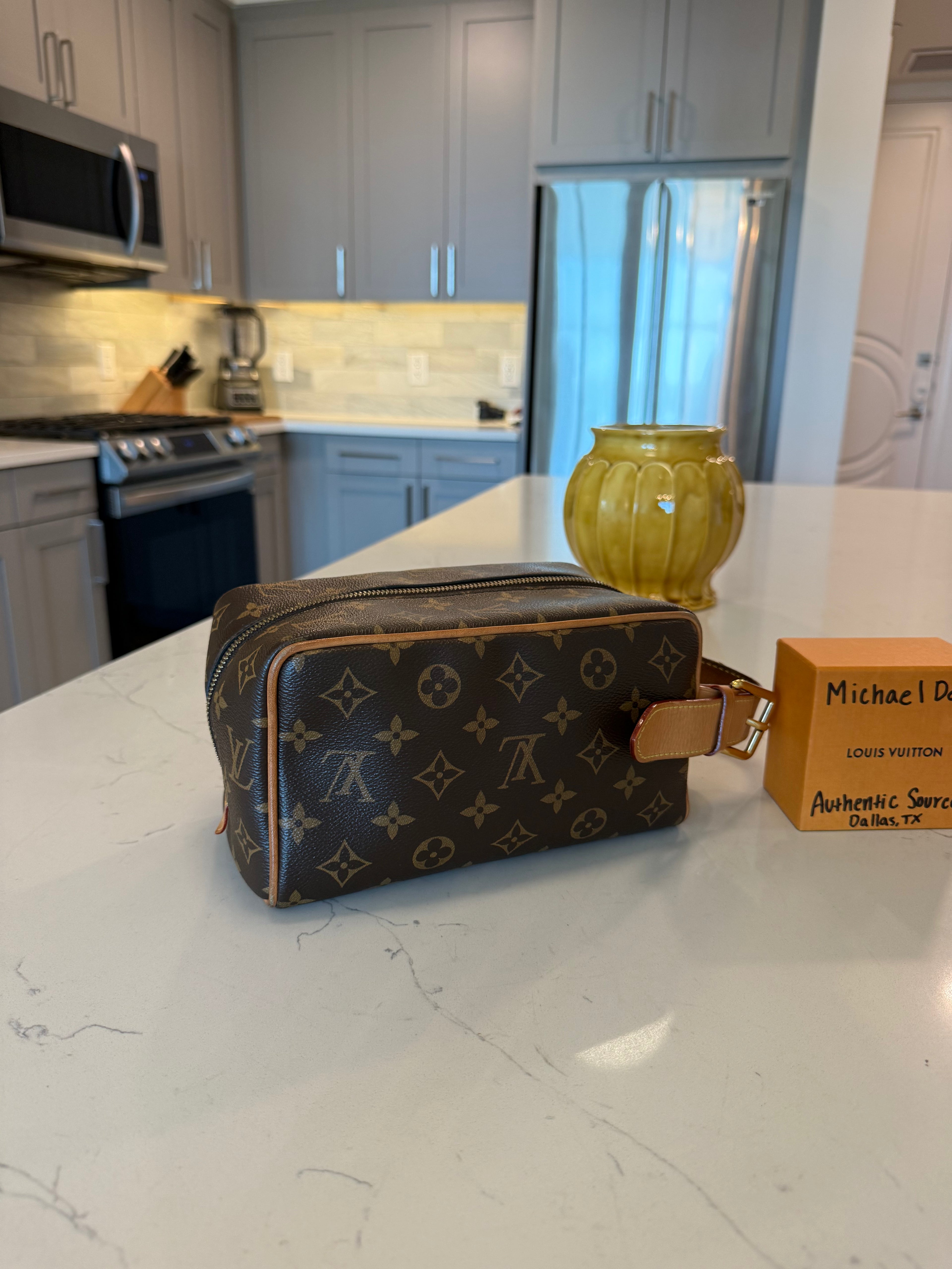 Louis Vuitton Locker Dopp Kit