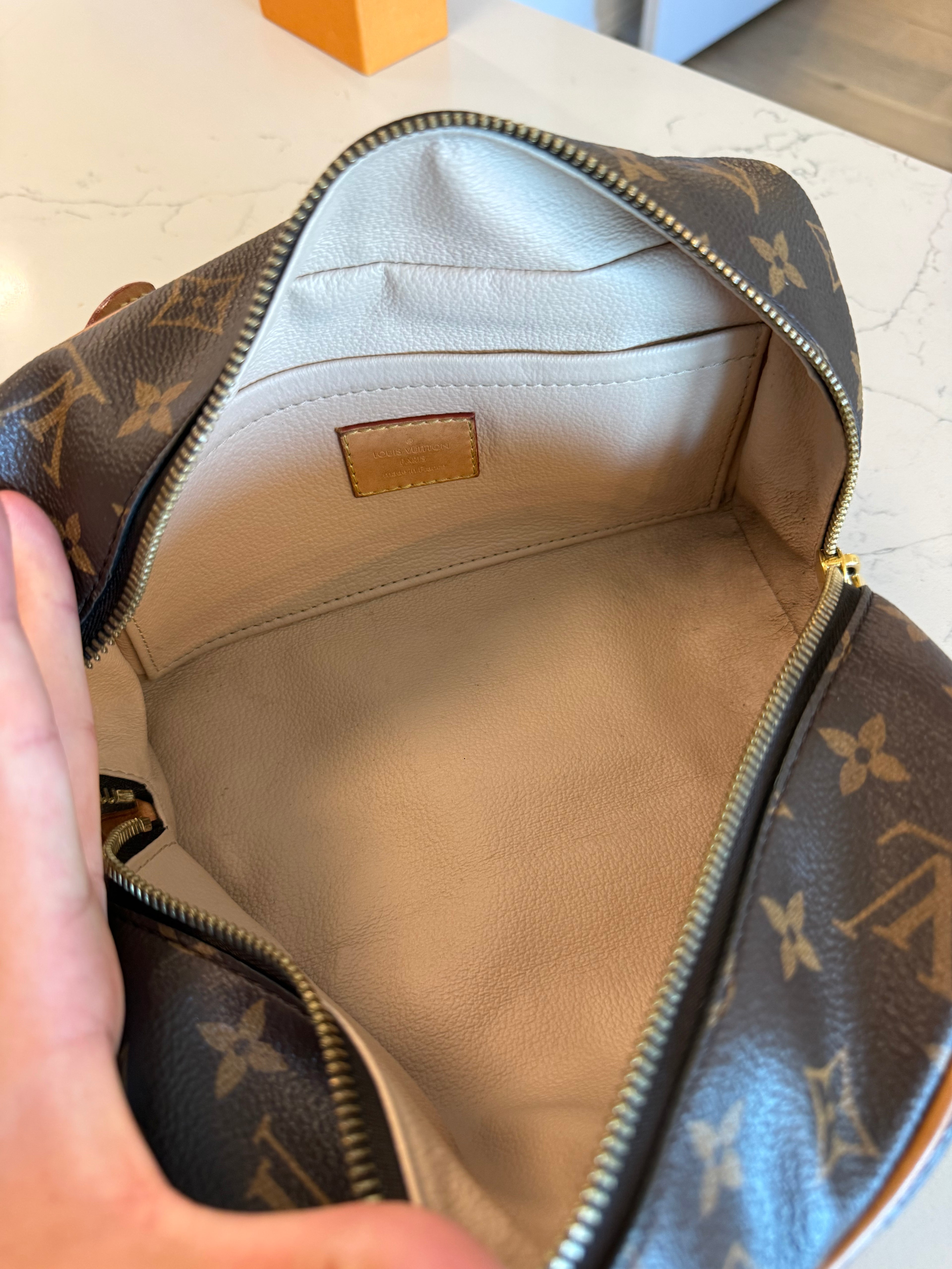 Louis Vuitton Locker Dopp Kit