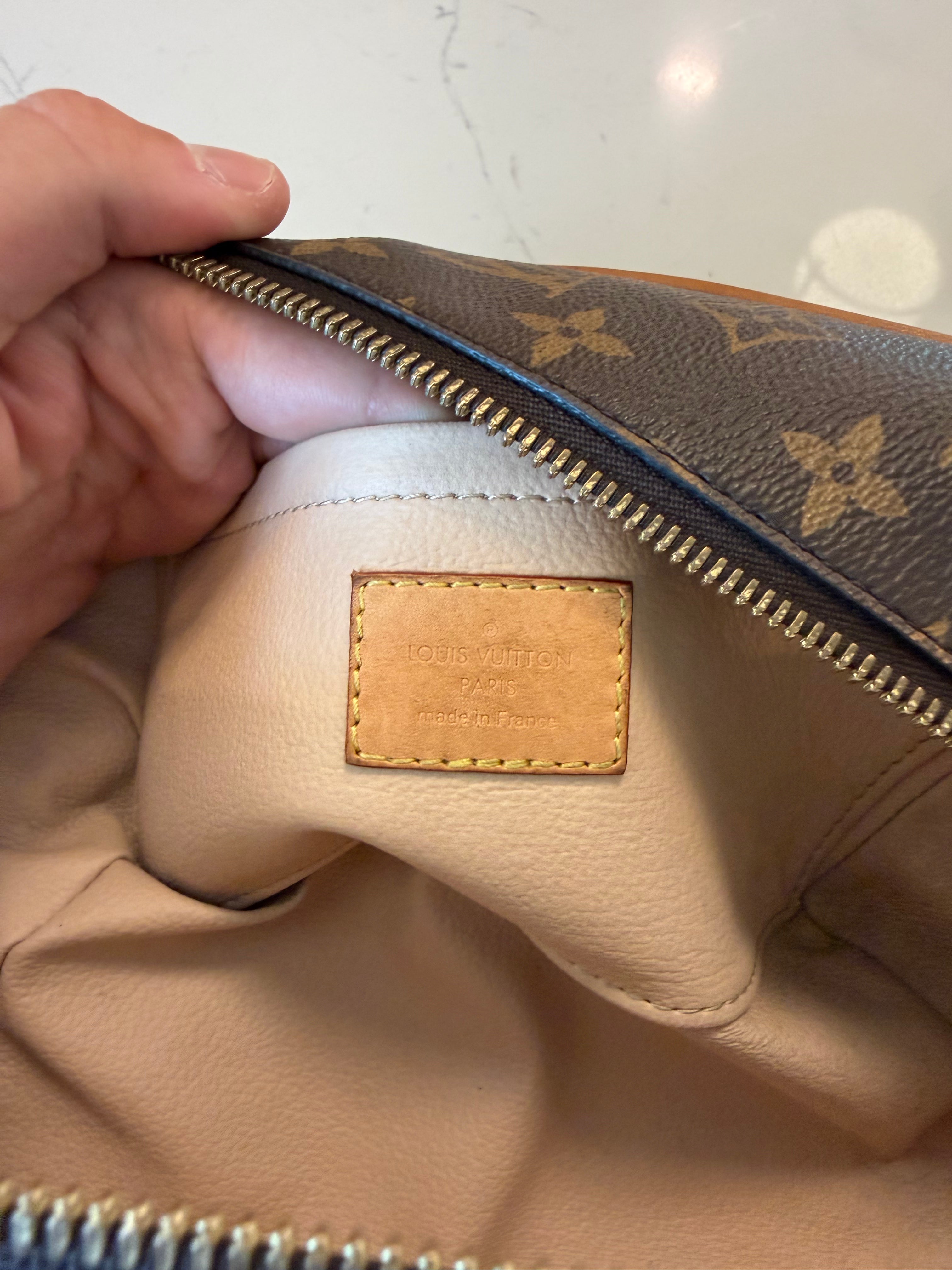 Louis Vuitton Locker Dopp Kit